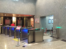 立柱速通门国际金融大厦1.jpg